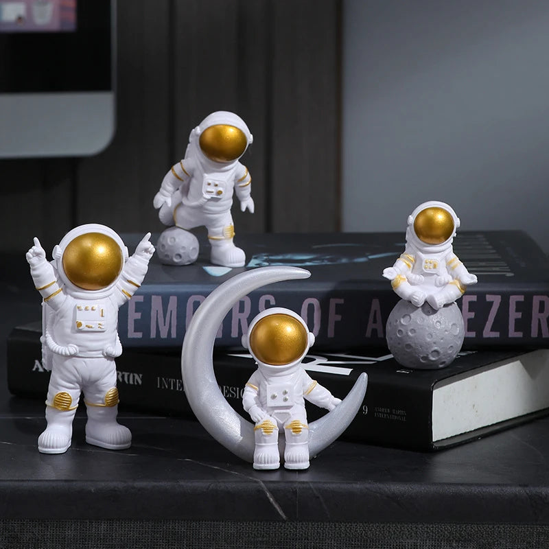 4 pcs Astronaut Figure Statue Figurine Spaceman Sculpture Gift for kids 🌌